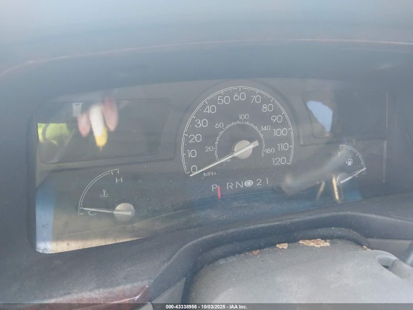 2003 Lincoln Town Car Signature VIN: 1LNHM82W43Y630502 Lot: 43338956