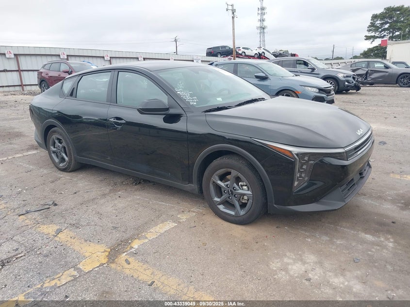 Vin: , lot: 43833763, kia k4 lxs 2025 img_1