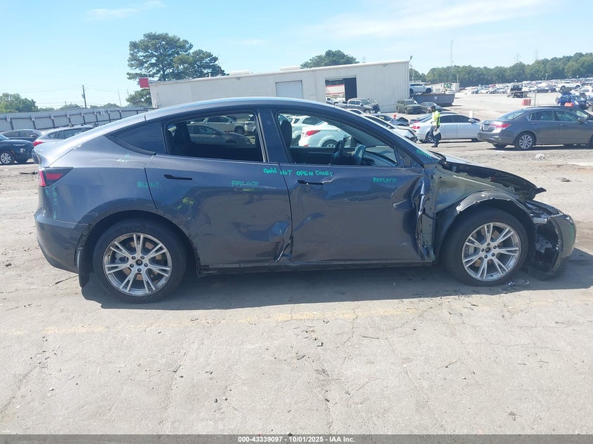 2023 Tesla Model Y Awd/Long Range Dual Motor All-Wheel Drive VIN: 7SAYGDEE2PF791592 Lot: 43339097
