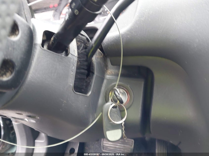 1999 Honda Cr-V Lx VIN: JHLRD284XXC017107 Lot: 43339187