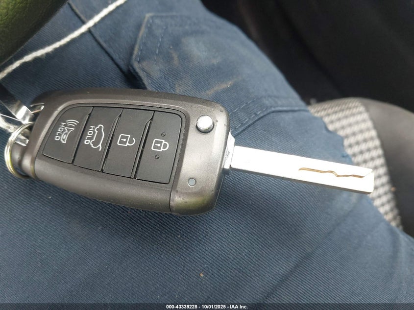 2019 HYUNDAI KONA SE - KM8K1CAA5KU339794