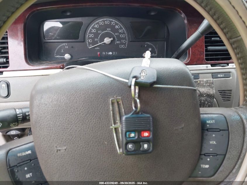 2005 Lincoln Town Car Signature VIN: 1LNHM81W25Y615713 Lot: 43339249