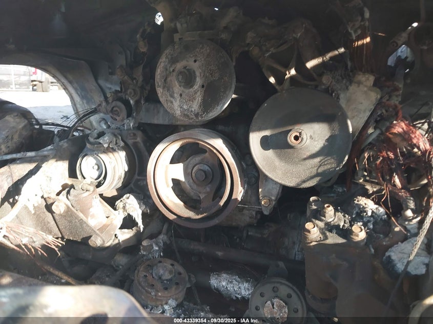 2005 Chevrolet Tahoe Ls VIN: 1GNEK13T05R151877 Lot: 43339354