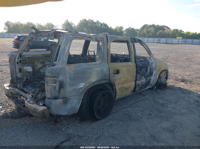 1GNEK13T05R151877 2005 CHEVROLET TAHOE photo no. 4