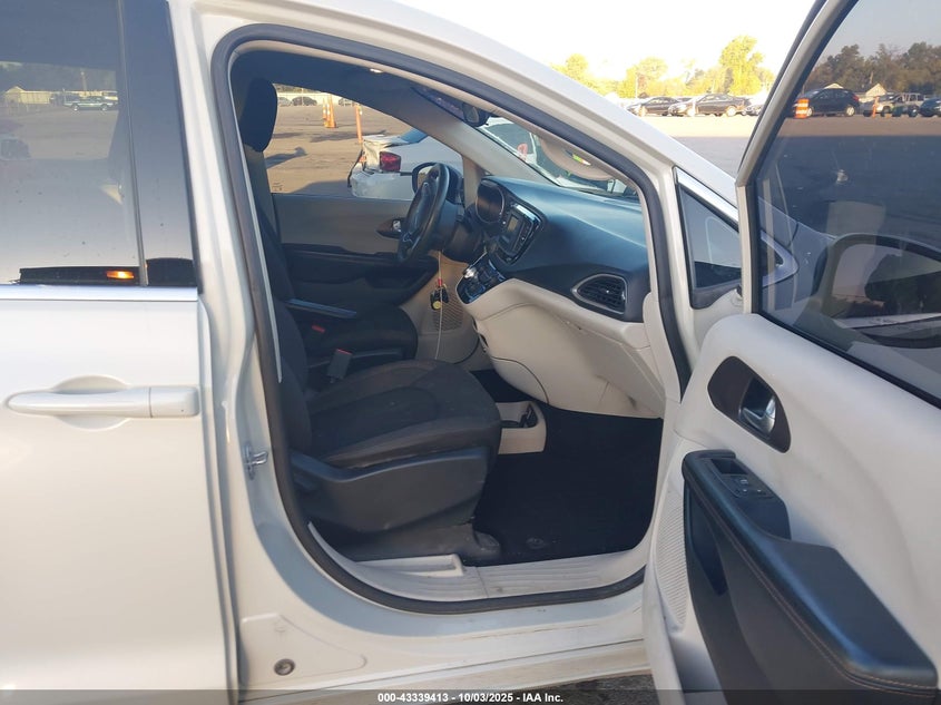 2C4RC1CG4HR739192 2017 CHRYSLER PACIFICA photo no. 5