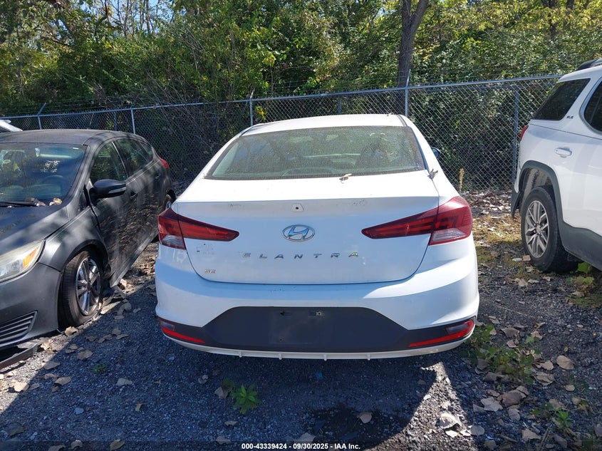 2019 HYUNDAI ELANTRA SE - 5NPD74LF9KH425730