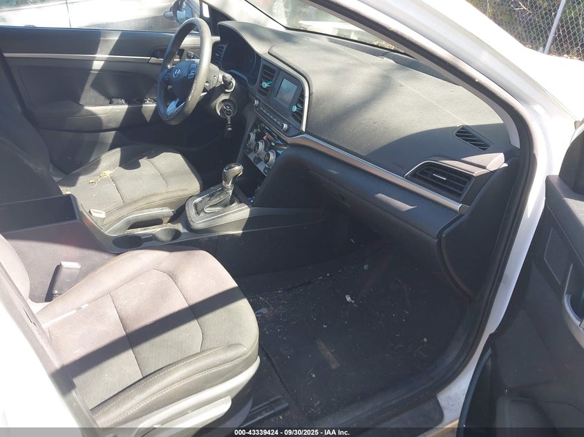 2019 HYUNDAI ELANTRA SE - 5NPD74LF9KH425730