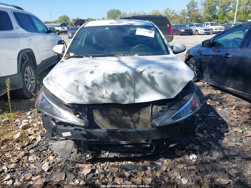 2019 HYUNDAI ELANTRA SE - 5NPD74LF9KH425730