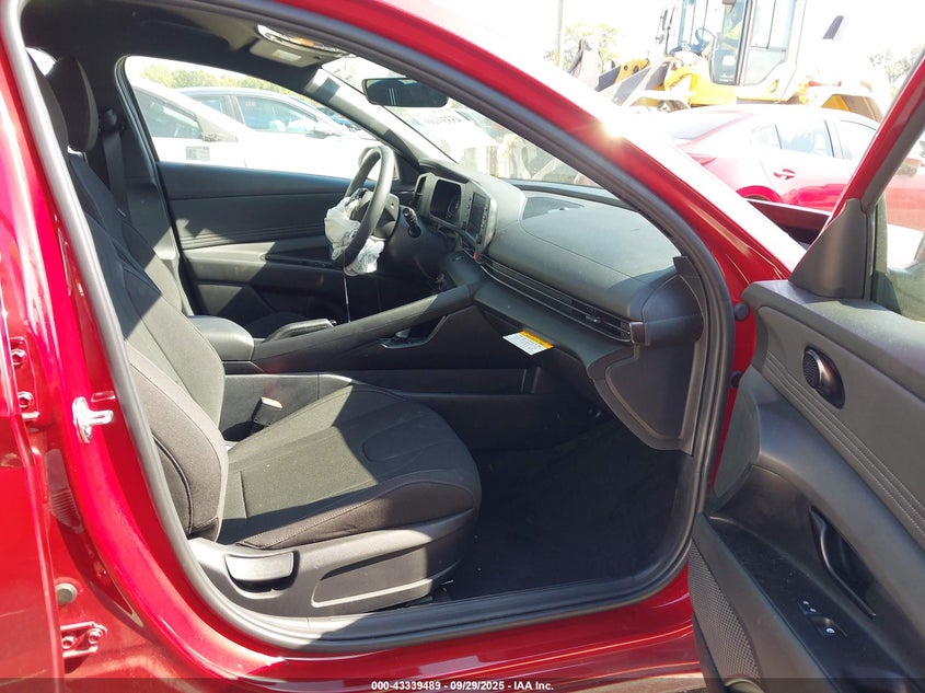 2025 HYUNDAI ELANTRA SEL SPORT - KMHLM4DG9SU027351