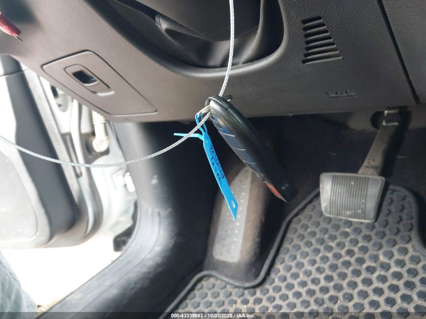 2017 Jeep Cherokee Latitude 4X4 VIN: 1C4PJMCS2HW529684 Lot: 43339663