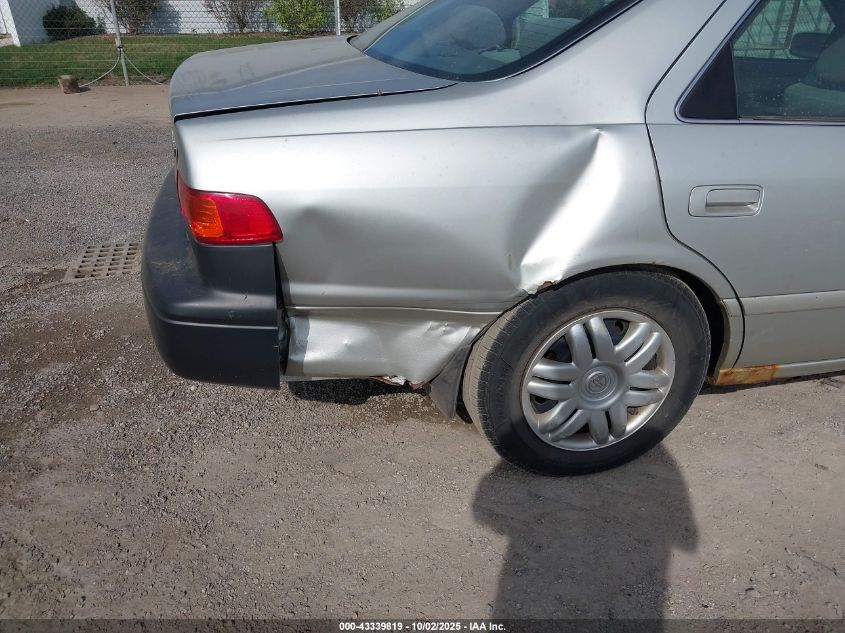 2000 Toyota Camry Le VIN: 4T1BG22K5YU685711 Lot: 43339819