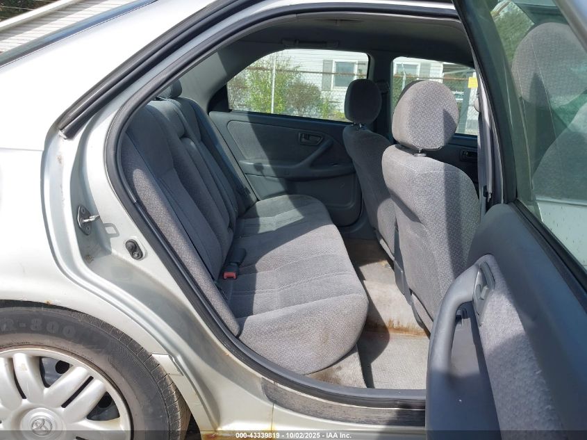 2000 Toyota Camry Le VIN: 4T1BG22K5YU685711 Lot: 43339819