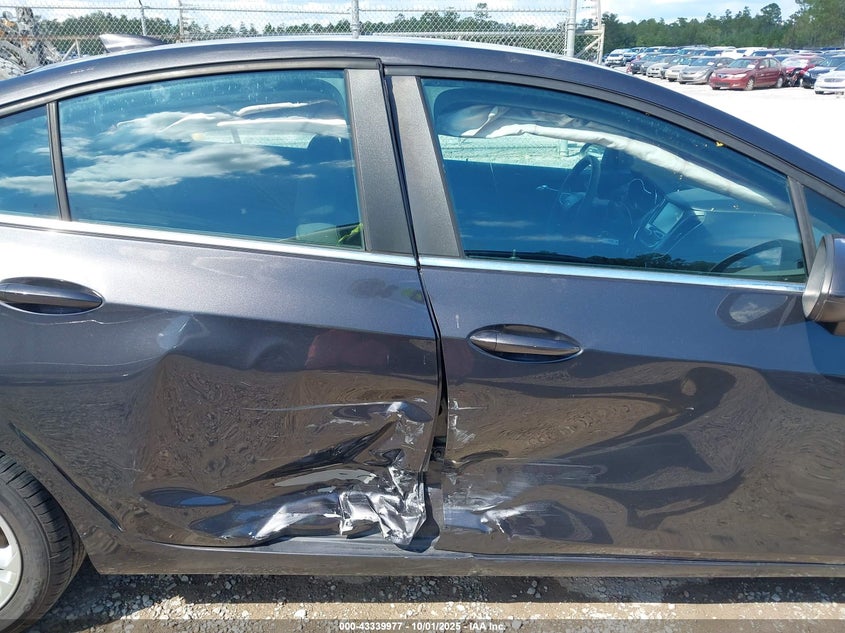 2017 CHEVROLET CRUZE LT AUTO - 1G1BE5SM3H7130700