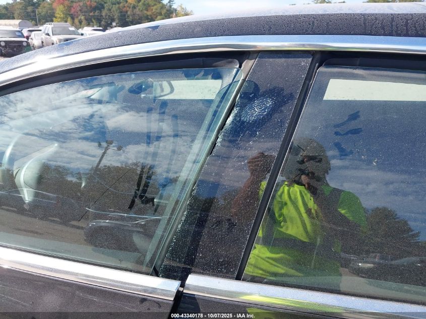 2018 Tesla Model 3 Long Range/Performance VIN: 5YJ3E1EB3JF099124 Lot: 43340178