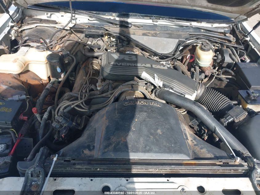 1991 Lincoln Town Car Signature VIN: 1LNCM82W1MY608209 Lot: 43340180