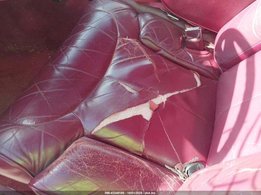 1991 Lincoln Town Car Signature VIN: 1LNCM82W1MY608209 Lot: 43340180