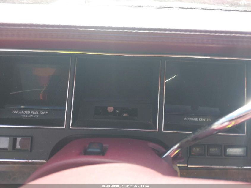 1991 Lincoln Town Car Signature VIN: 1LNCM82W1MY608209 Lot: 43340180