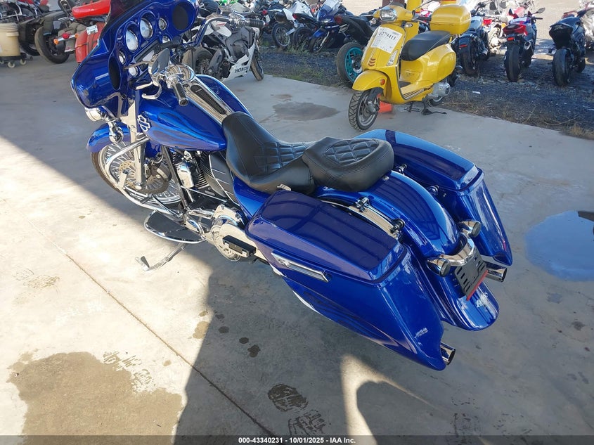 1HD1KBM19CB639238 2012 HARLEY-DAVIDSON STREET GLIDE photo no. 3
