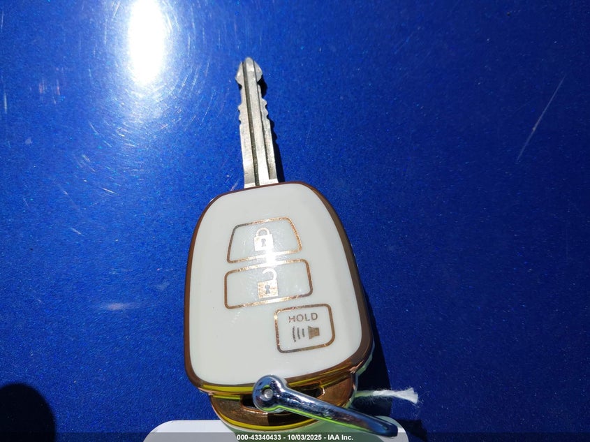 2015 TOYOTA RAV4 XLE 2T3RFREV9FW246645