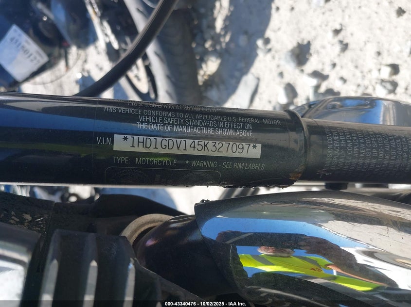 2005 Harley-Davidson Fxdl VIN: 1HD1GDV145K327097 Lot: 43340476