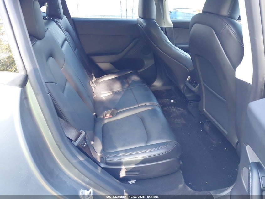 2025 Tesla Model Y Long Range Dual Motor All-Wheel Drive VIN: 7SAYGAEE1SF221655 Lot: 43340557