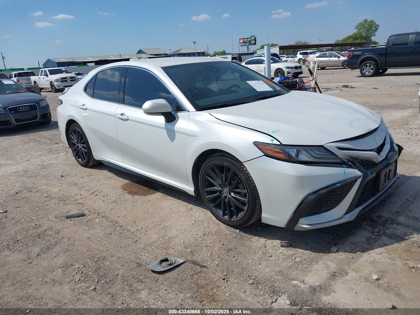 TOYOTA CAMRY XSE