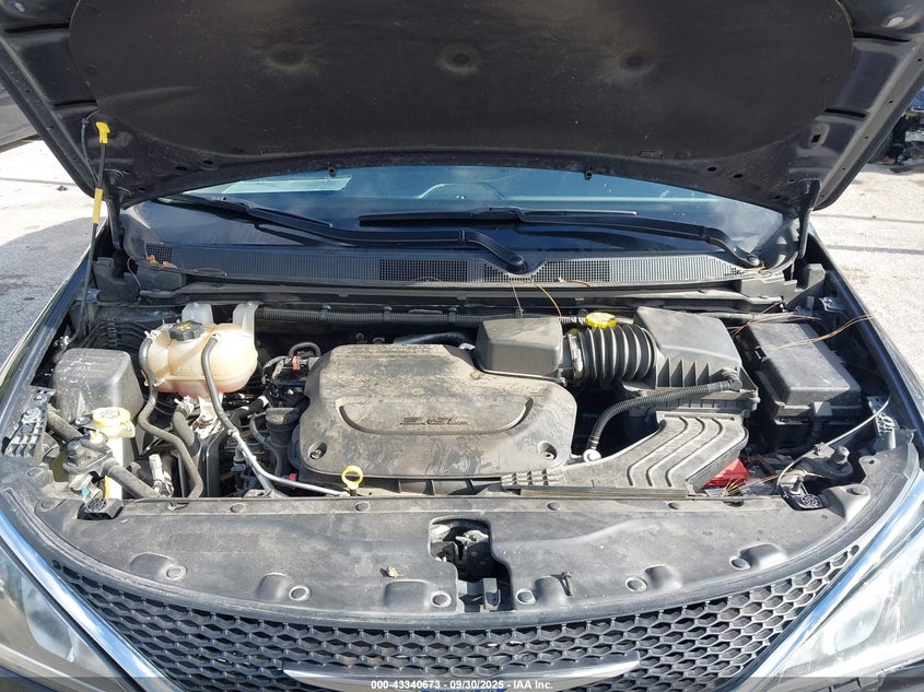 2020 Chrysler Pacifica Touring L VIN: 2C4RC1BG2LR280268 Lot: 43340673