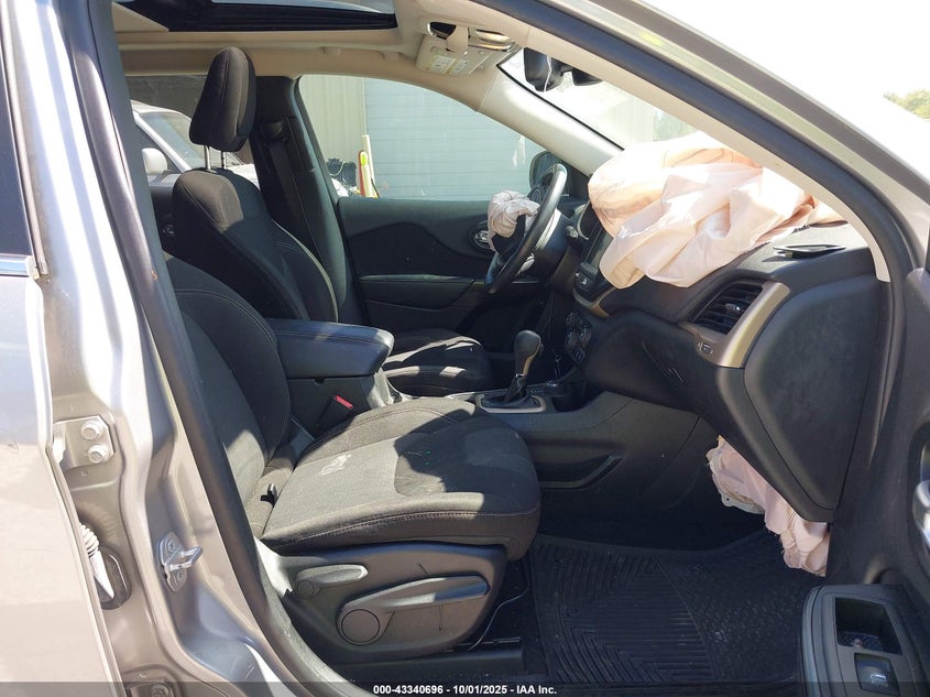 2015 JEEP CHEROKEE LATITUDE 1C4PJMCSXFW511589