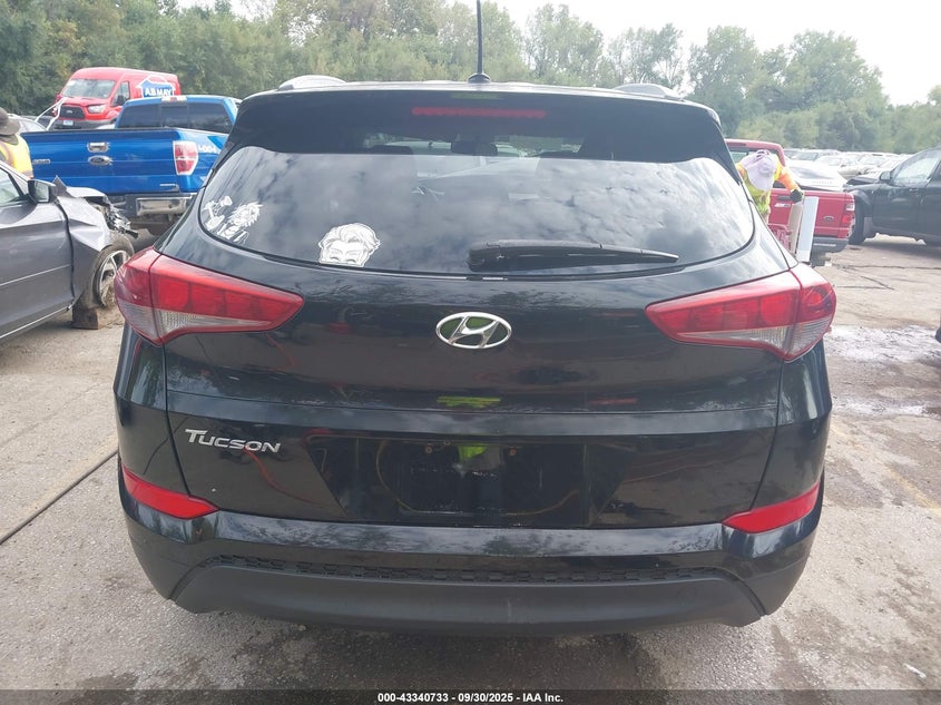 2016 HYUNDAI TUCSON SE - KM8J33A40GU139879