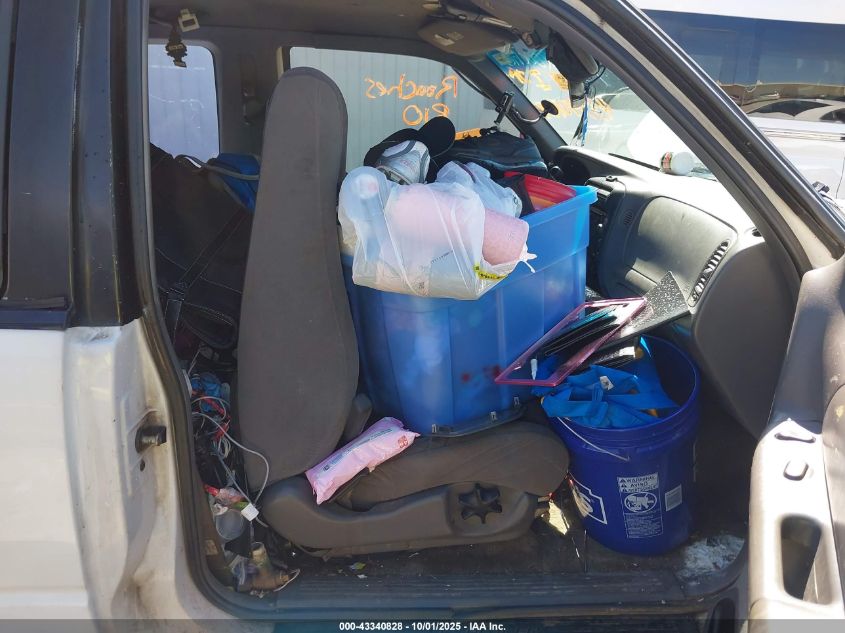 1999 Ford Explorer Sport VIN: 1FMYU22E2XUC69949 Lot: 43340828