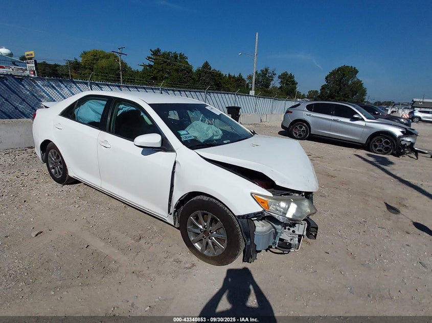 TOYOTA CAMRY HYBRID LE
