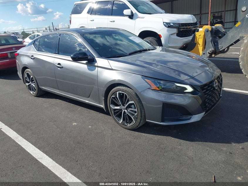 NISSAN ALTIMA SR FWD