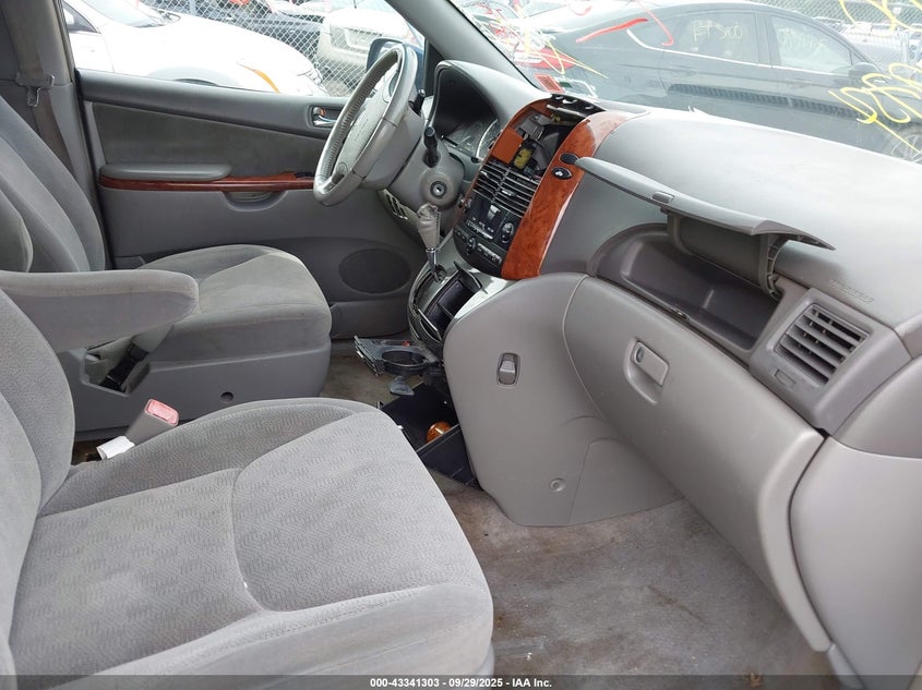 5TDZA22CX5S245318 2005 TOYOTA SIENNA photo no. 5