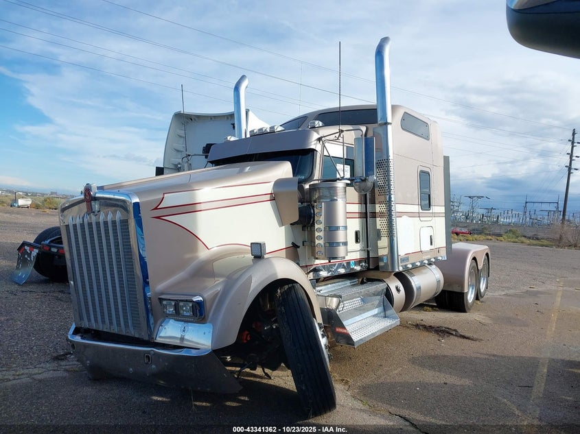 2021 KENWORTH W900 auction photo 2