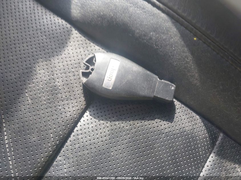 2011 Jeep Grand Cherokee Limited VIN: 1J4RR5GG2BC700823 Lot: 43341398