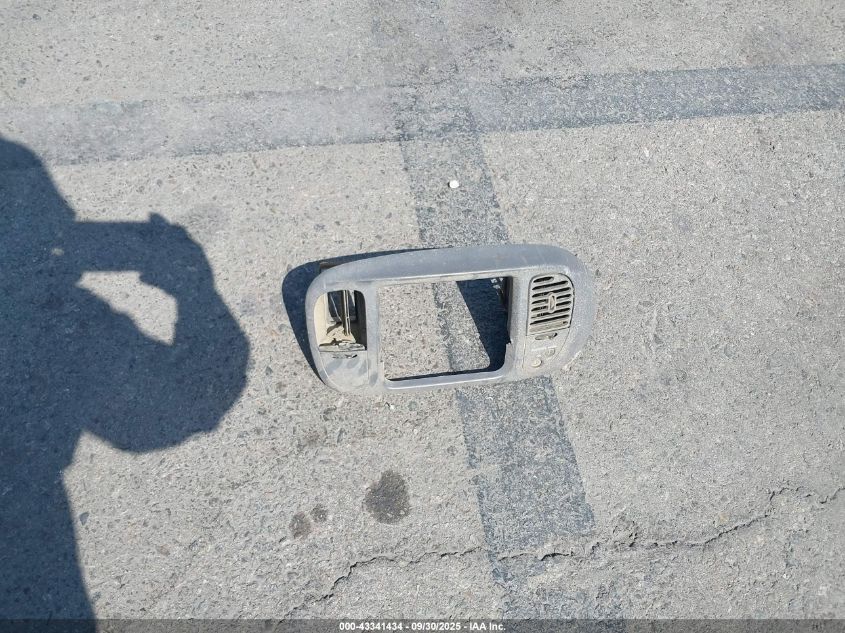 2002 Ford F-150 Xl/Xlt VIN: 1FTRF17212NB26375 Lot: 43341434