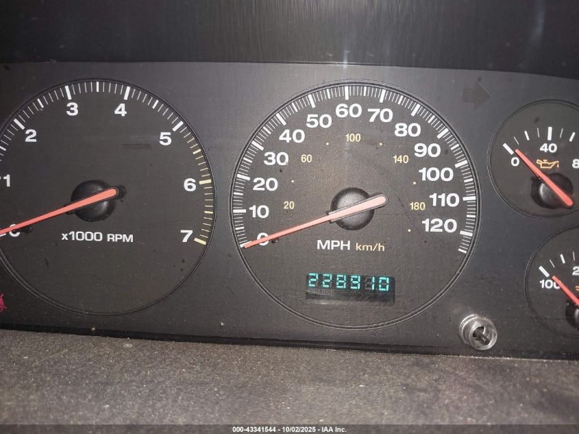 2000 Jeep Grand Cherokee Limited VIN: 1J4GW58NXYC311093 Lot: 43341544