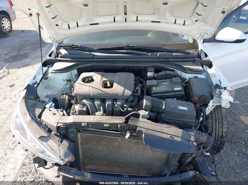 2019 HYUNDAI ELANTRA SE - 5NPD74LFXKH449437