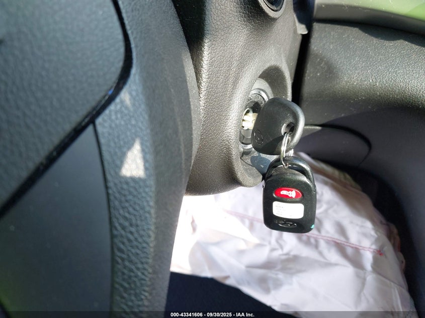 2019 HYUNDAI ELANTRA SE - 5NPD74LFXKH449437