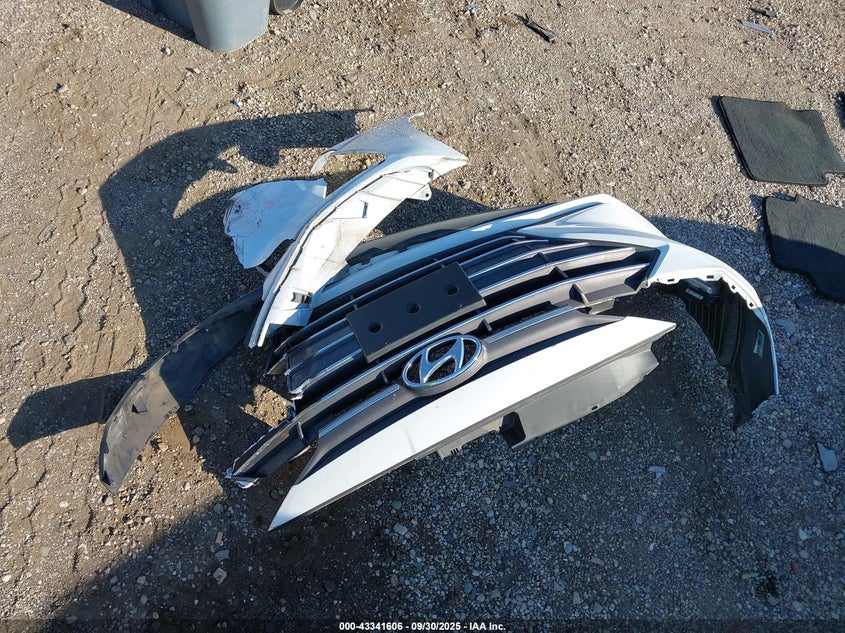 2019 HYUNDAI ELANTRA SE - 5NPD74LFXKH449437