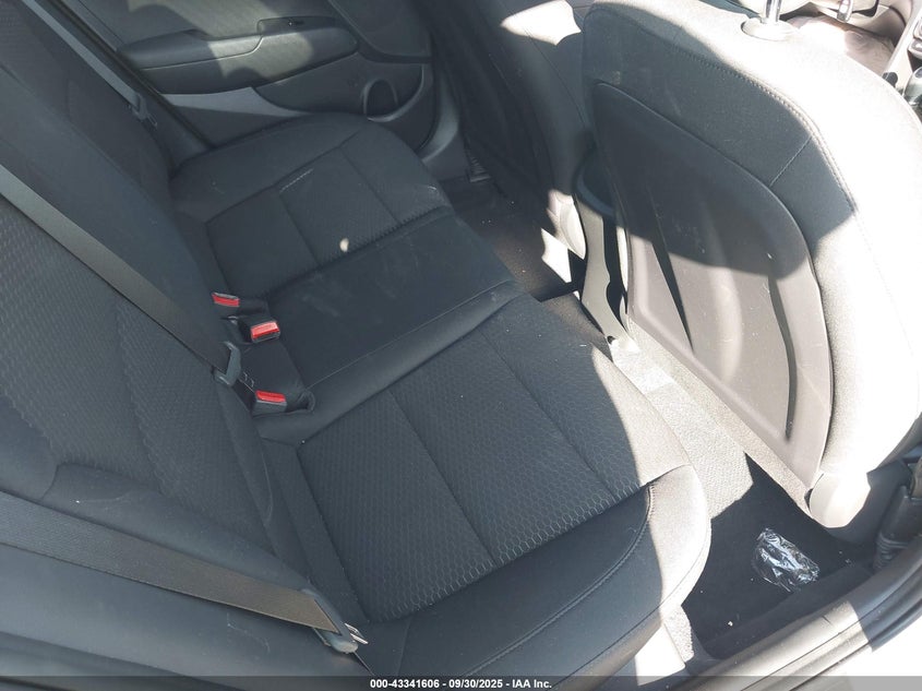 2019 HYUNDAI ELANTRA SE - 5NPD74LFXKH449437