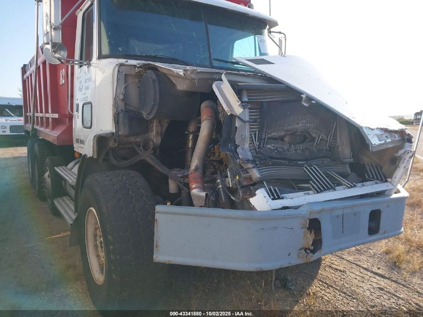 1997 Volvo Conventional Wg VIN: 4VHJCCBEXVN859194 Lot: 43341880