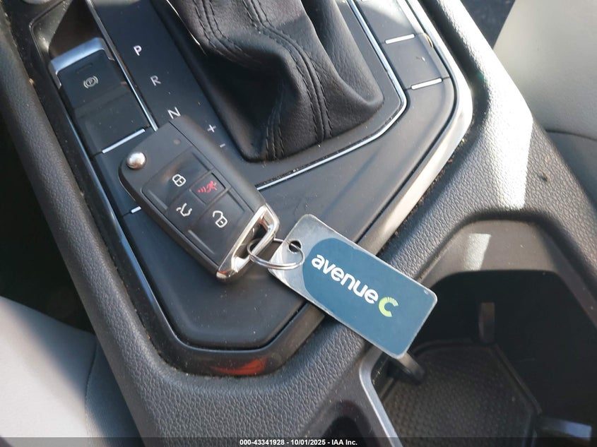 2018 VOLKSWAGEN TIGUAN 2.0T SE/2.0T SEL 3VV3B7AX2JM211616