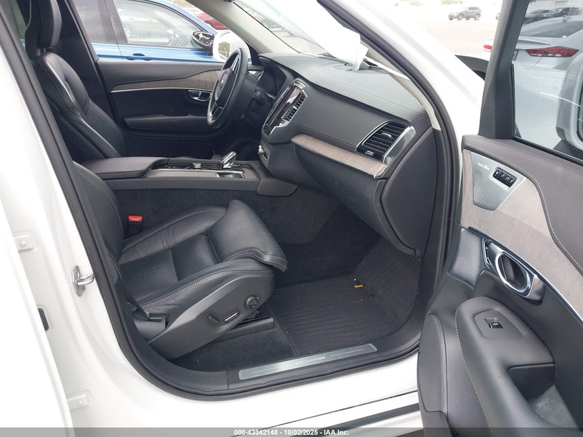 VIN YV4BR00L8N1812959 2022 VOLVO XC90 RECHARGE PLUG-IN HYBRID T8 INSCRIPTION 6 PASSENGER