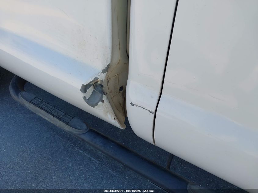 2000 Ford F-250 Lariat/Xl/Xlt VIN: 1FTNX20L9YEB62568 Lot: 43342201