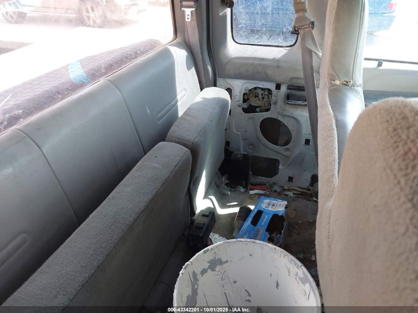 2000 Ford F-250 Lariat/Xl/Xlt VIN: 1FTNX20L9YEB62568 Lot: 43342201