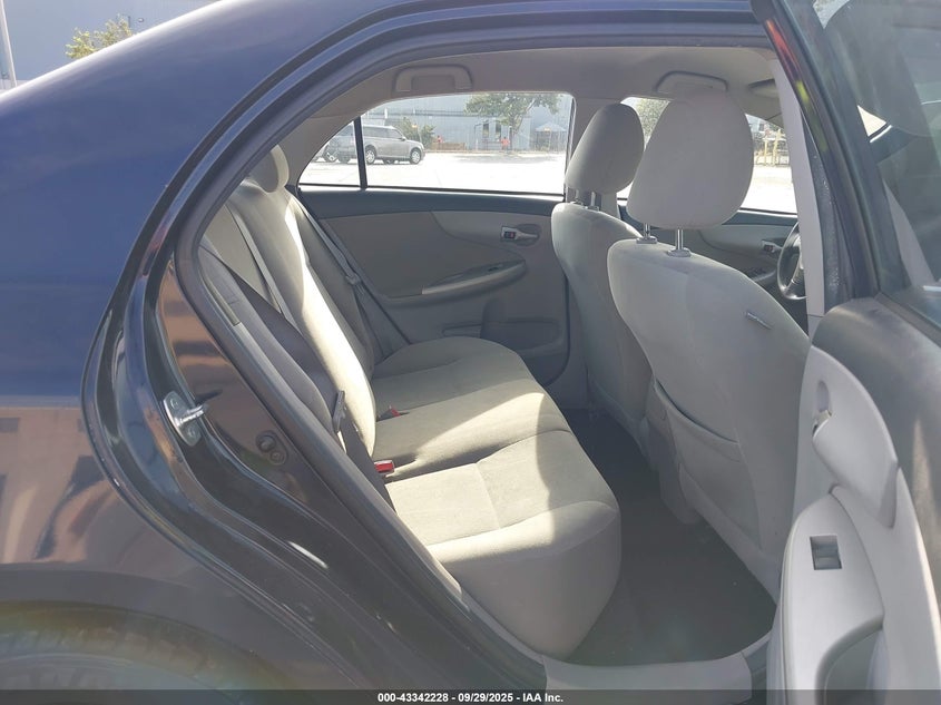 2013 TOYOTA COROLLA LE - 2T1BU4EE8DC946092