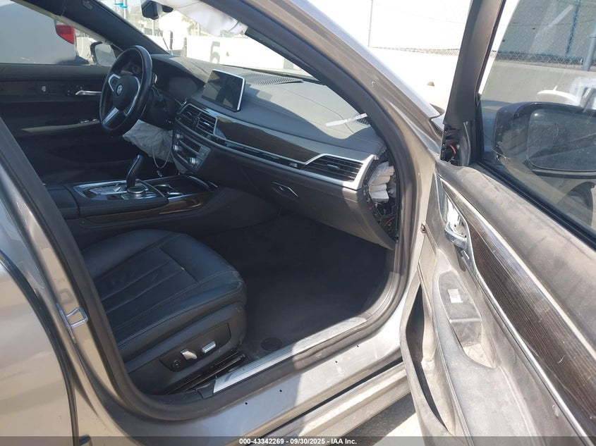 WBA7T2C02NCG97593 2022 BMW 7ER photo no. 5