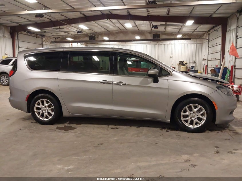 2017 Chrysler Pacifica Touring VIN: 2C4RC1DG6HR502038 Lot: 43342303