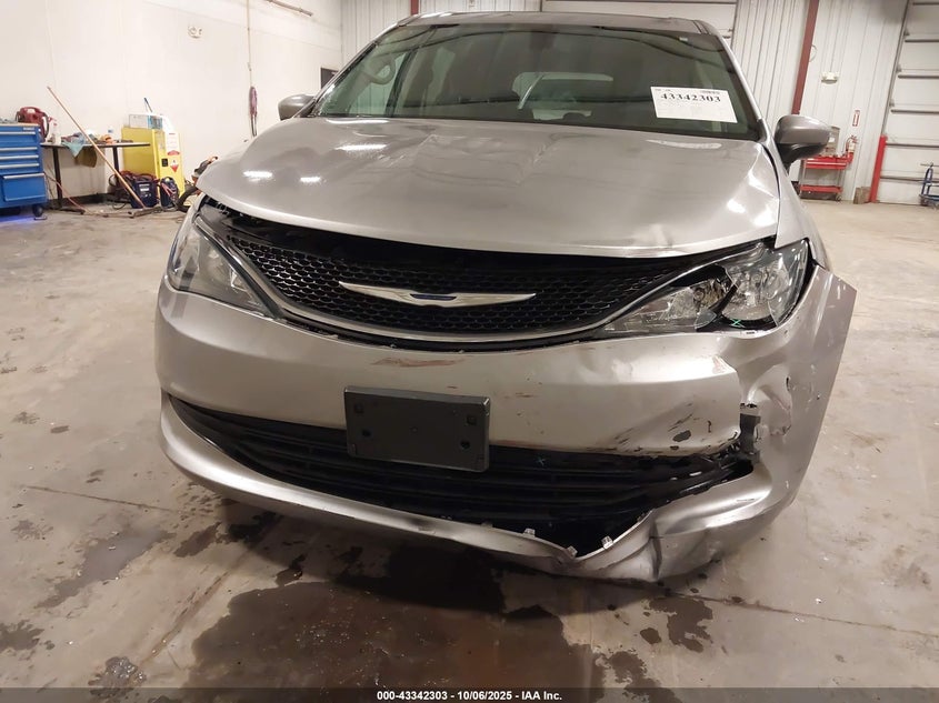 2017 Chrysler Pacifica Touring VIN: 2C4RC1DG6HR502038 Lot: 43342303